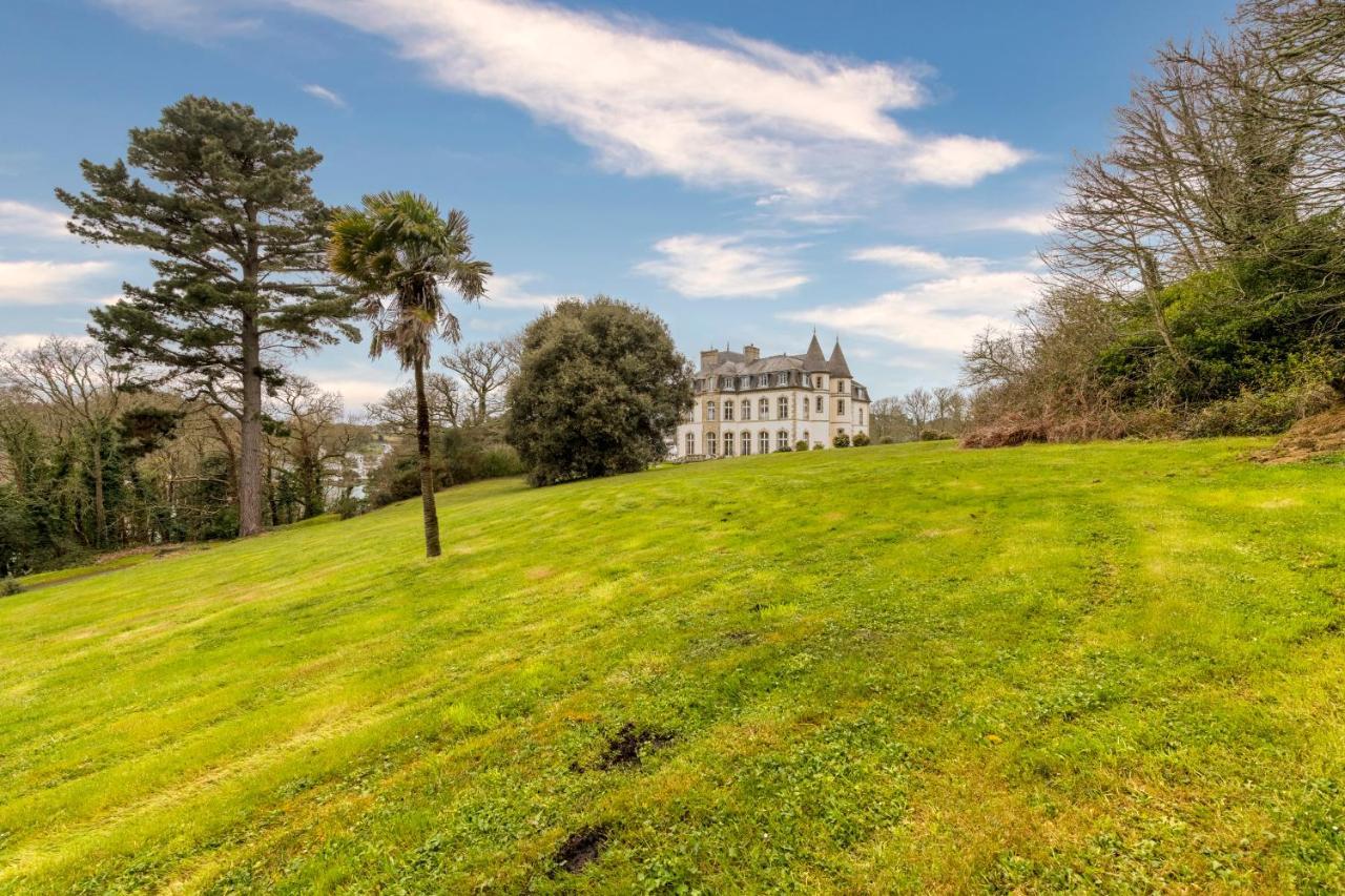 Chateau De Locqueran Pierres Et Filets Bleus Audierne Exterior photo